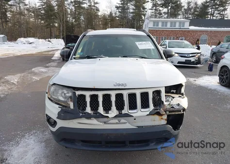 2014 Jeep Compass Sport z USA, uszkodzony, nr VIN 1C4NJCBA2ED882749